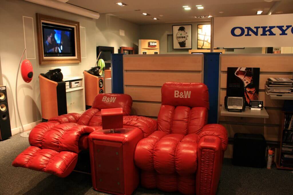 Установка кресел для домашнего кинотеатра в Челябинске